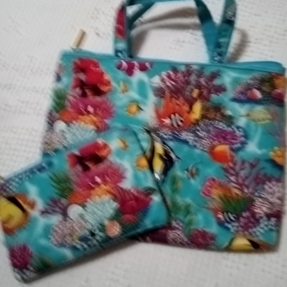 Variety of lovely purses $ 10.00 each - Picture 3 of 12